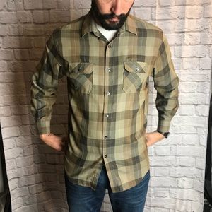 Men’s button down plaid